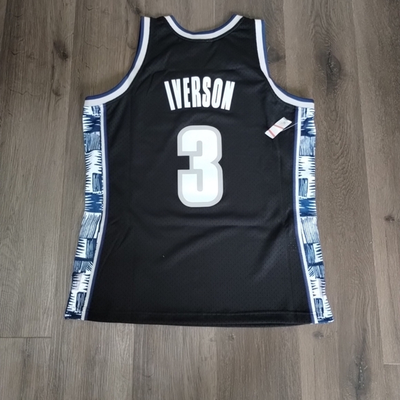 Large Mens Mitchell & Ness Allen Iverson Georgetown Hoyas 1995-96 Jersey - Picture 6 of 8